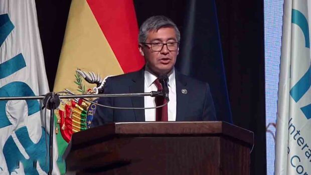 Gabriel Espinoza, ministro de Economía