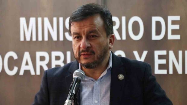 el ministro Mauricio Medinaceli en conferencia de prensa
