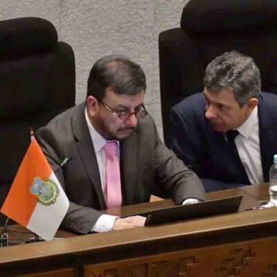 ministro Mauricio Medinaceli en la Asamblea Legislativa