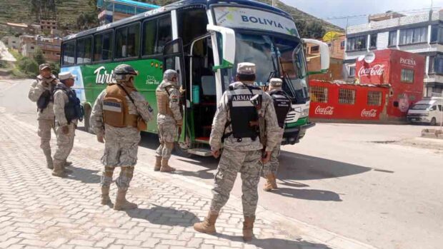 militares buscan las armas robadas
