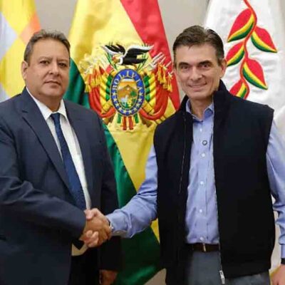 Sebastián Daroca junto al presidente Rodrigo Paz