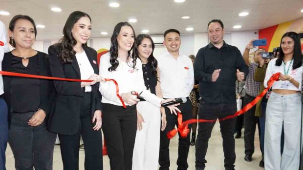 inauguración del estand de Sofía