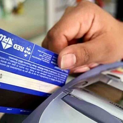uso de tarjeta en una transacción financiera