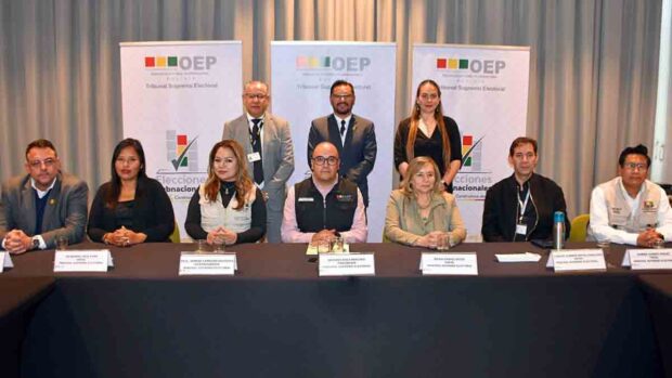 el presidente y vocales del TSE
