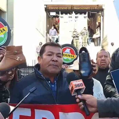 dueños de talleres de calzado protestan contra los bloqueos