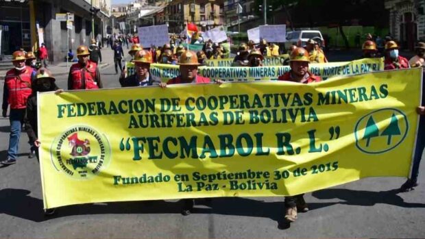 cooperativas mineras auríferas marchan en La Paz