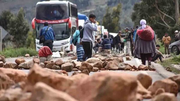 un punto de bloque en una carretera de Cochabamba