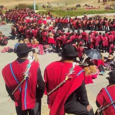 reunión de campesinos de La Paz