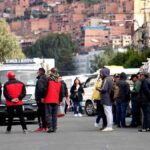 choferes bloquean una avenida en La Paz