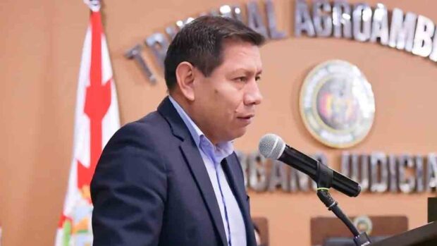 magistrado del Tribunal Agroambiental, Víctor Hugo Claure
