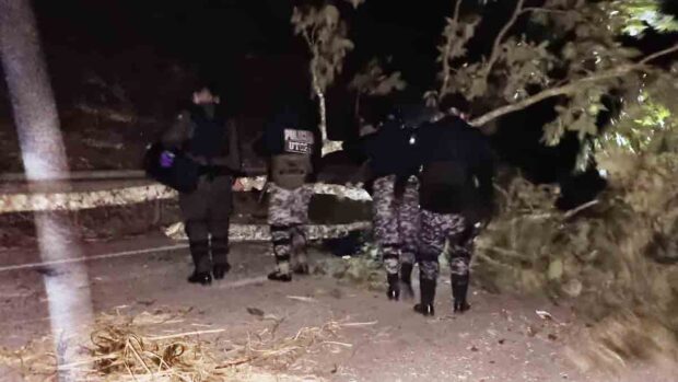 policías desbloquean la ruta La Paz-Coroico
