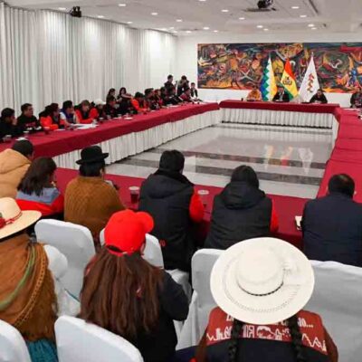 dialogo del Gobierno con sectores sociales