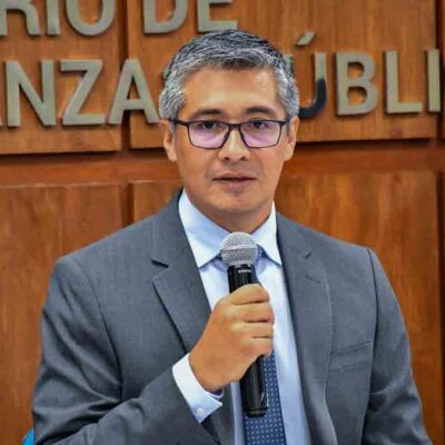 Ministro de Economía Gabriel Espinoza
