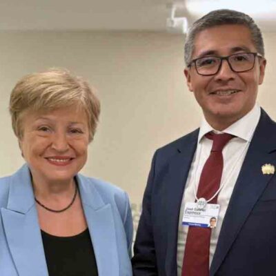 La directora del FMI y el ministro Espinoza en su encuentro en enero en Davos.