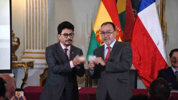 el canciller de Bolivia y el cónsul de Chile