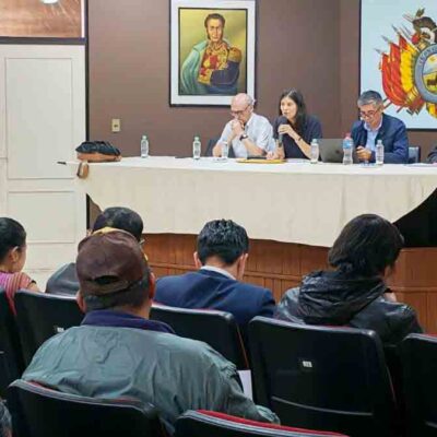 Reunión maestros urbanos y Gobierno