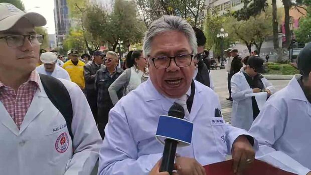 médicos marcha en la ciudad de La Paz