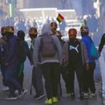 mineros cooperativistas se enfrentan a la Policía en La Paz