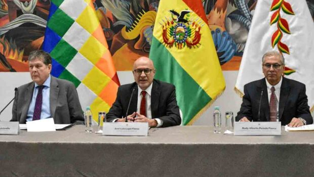 autoridades de Gobierno en la presentación del proyecto de nueva Ley de Electricidad