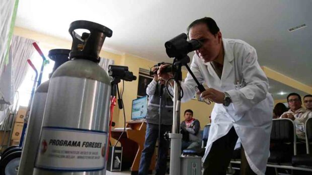 la inauguración del banco de ojos