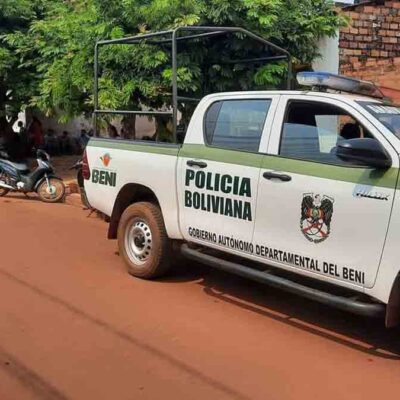 vehículo policial en Guayaramerín