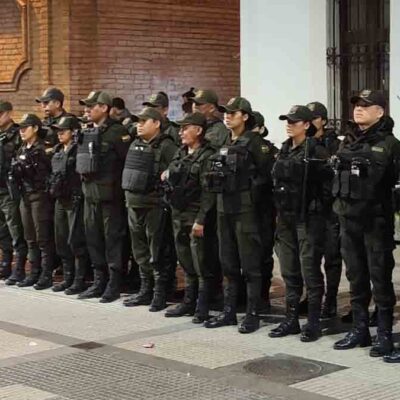 policías en Santa Cruz