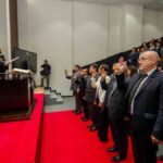 la posesión de los 12 secretarios municipales de Manfred Reyes Villa