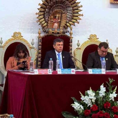 senadores sesionan en la Casa de la Libertad
