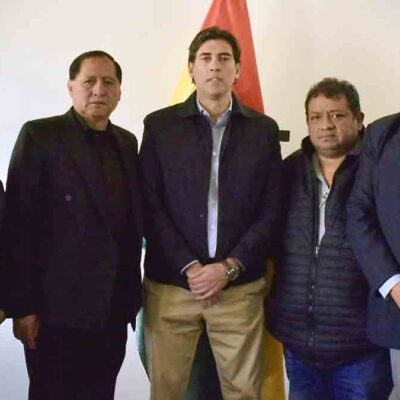 dirigentes del transporte libre con el ministro Zamora