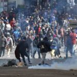 grupos violentos intentan ingresar a plaza Murillo