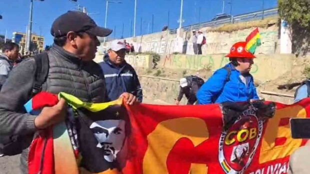 marcha de la COB hacia La Paz