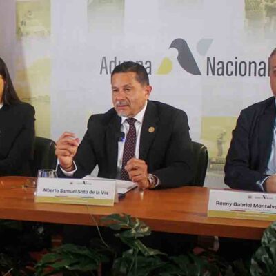 ejecutivos de la Aduana en el acto de Rendición de Cuentas