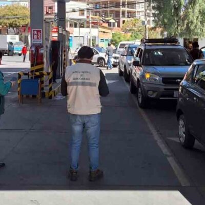 personal de la ANH realiza controles en un surtidor de Cochabamba