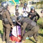 una mujer es aprehendida después de la toma de un pozo de YPFB en Santa Cruz