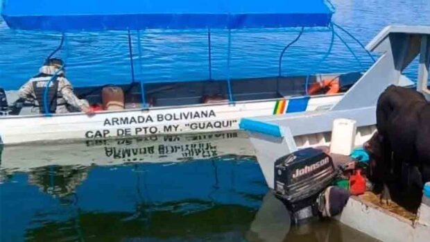 una embarcación de la Armada Boliviana