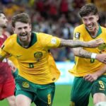 jugadores de Australia celebran la victoria ante Turquía