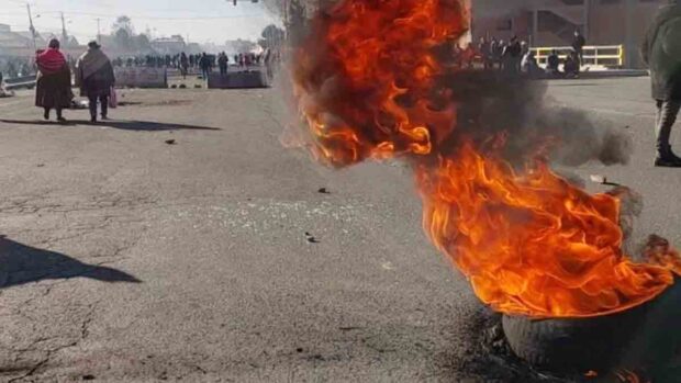 bloqueo en una avenida de El Alto