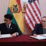 El canciller Armando Aramayo y la encargada de Negocios de la Embajada de EEUU, Devra Hevia.