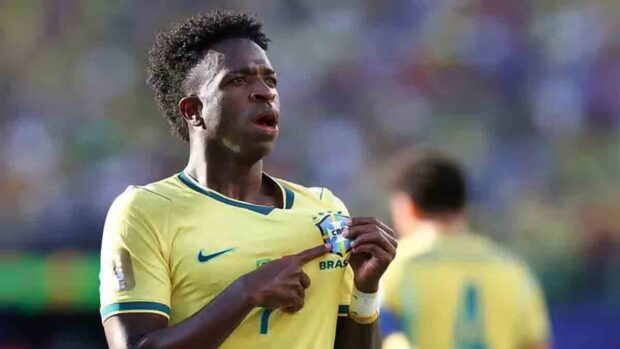 Vinicius JR celebra el gol del empate