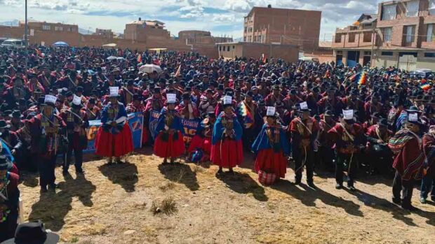 ampliado de campesinos de La Paz