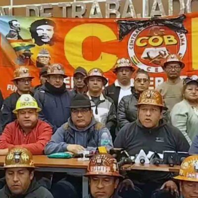 dirigentes de la COB en conferencia de prensa