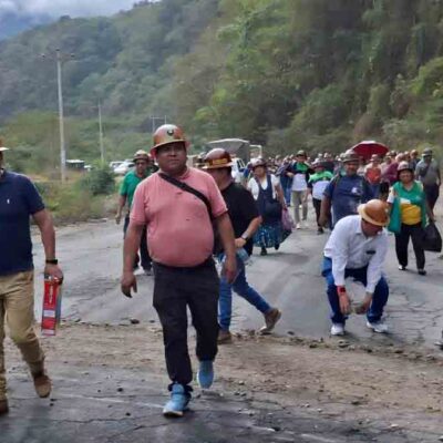 mineros cooperativistas desbloquean ruta La Paz-Caranavi
