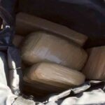 Hallan droga en mochilas en Parotani