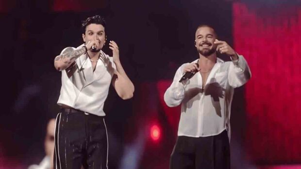 Ricky Martin relanza Estranho