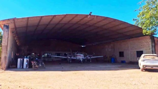 avioneta y pista clandestina en Chané