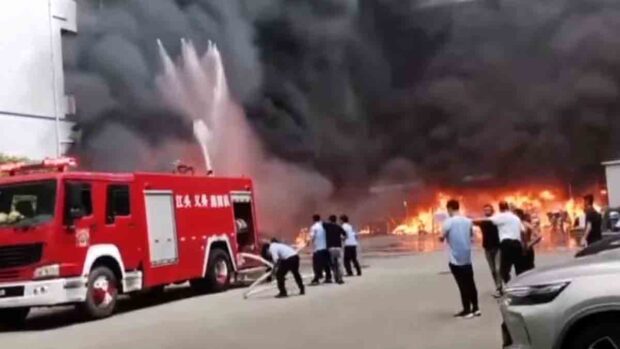 incendio en fábrica de zapatos en China