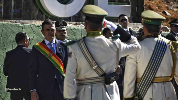 Presidente Paz reinvindica a los policías