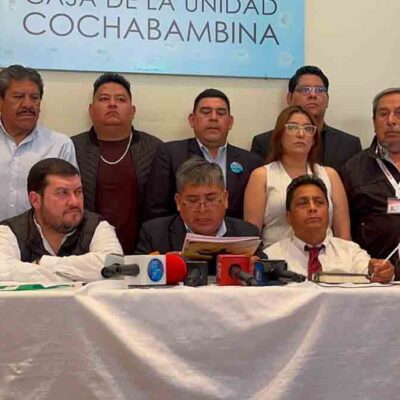 cívicos exigen a Paz reunirse