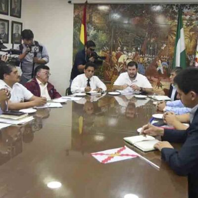 reunión de cívicos en Bolivia