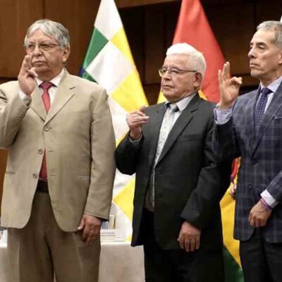 posesionan tres viceministros de Economía